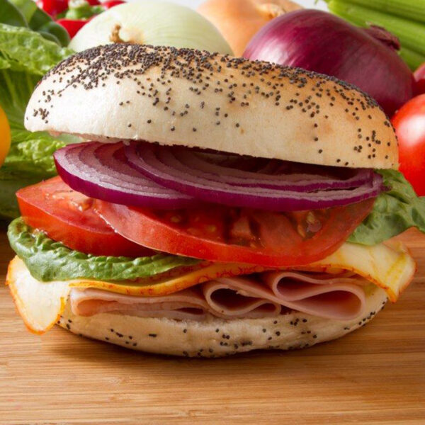 bagel with onion & tomato